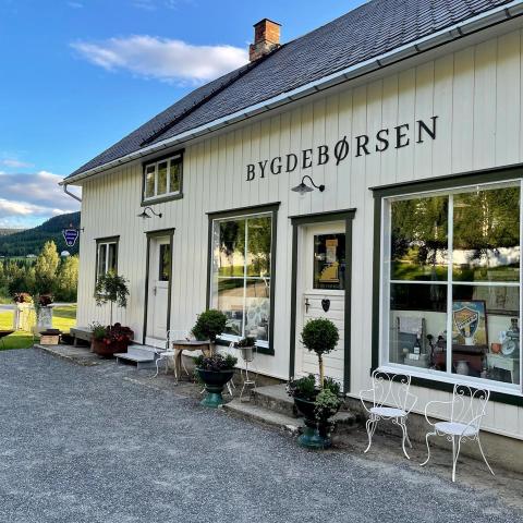 Vi besøker mellom anna Bygdebørsen :)