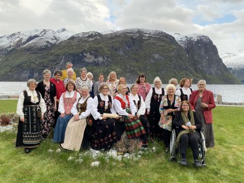 No kjem sommaren,- trur vi!