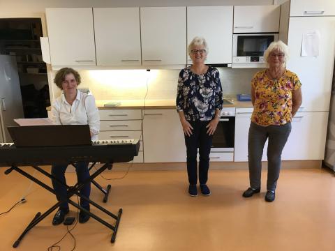 Astrid, Vesla og Carolyn i aksjon.