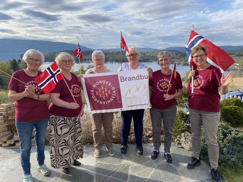 Styret i jubileumsåret. Fra venstre Britt Bildengjerdingen, Torhild Grønli, Solveig Bjørgeengen, Eva Østen, Ingeborg Sæthre og Inger Stensrud Haug (foto: Lennart Bildengjerdingen). 