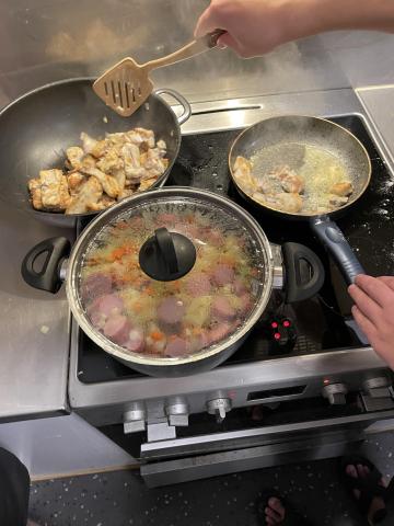 Lapskaus og stekt sei.