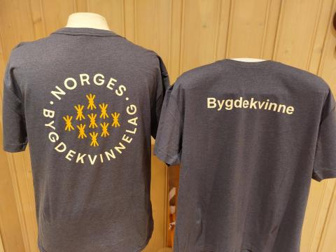 Ny skjorter til salgs