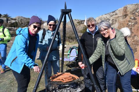 Tjølling Bygdekvinnelag arrangerte våren 2025 sosialt treff i prosjektet «Friluftsglede og inkludering». Foto: Helle Cecilie Berger.