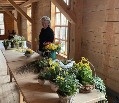 Liv Vadla Hausken lagar dekorasjonar