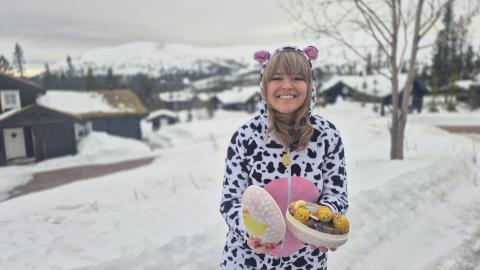 Marte hilser fra påskefjellet og byr på litt påskegodt🐣.