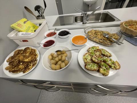 Potetpannekaker, Kanaripoteter med Mojosaus, Gratinerte Potatoskins og ovnsbakte poteter med urter.