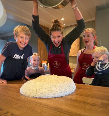 VI BAKER BRØD. 
