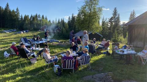 Gjør drømmer til virkelighet: Fjorårets stipendvinner Cecilie Grønli ønsket å realisere en aktivitetsløype på Solhaug gård.  - Jeg planlegger å bygge aktivitetsløype i skogen rundt Solhaug. Løypa vil være tilgjengelig for alle og har mye å si for det totale tilbudet jeg ønsker å skape. Stipendet fra Norges Bygdekvinnelag på 40 000 kroner gjør at aktivitetsløypa kan stå ferdig allerede i juni 2016, så det er jeg takknemlig for, forteller Cecilie. Foto: Privat.