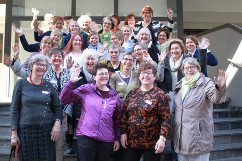 Blide fylkesledere og sentralstyre på fylkeslederseminar i helgen gir masse inspirasjon og god kunnskapsdeling. Foto: Helle Cecilie Berger.
