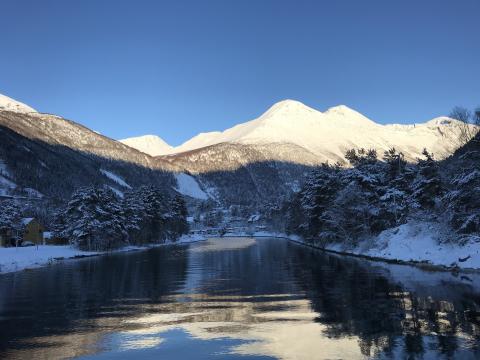 Sol i fjella, snart kjem ho hit!