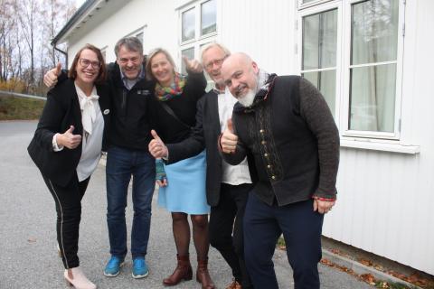 Fra venstre: Ellen Krageberg leder i Norges Bygdekvinnelag, Oskar Pushmann Nibio Ås, Hildegunn Bjørgen Norsk Kulturråd, Dag Blehr Feldborg Norsk Håndtverksinstitutt og bonde Jan Fredrik Skauge, Fannreim. Foto: Cesilie Aurbakken