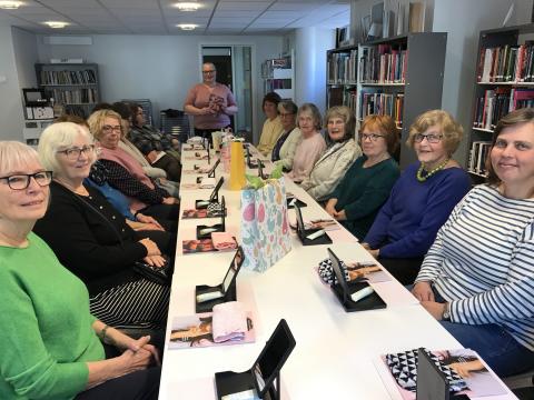 Hudpleietips? Ja, takk! - innbydande og spennande bord.