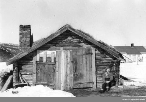 Det er mye mathygge i vente, når du først er kommet frem til hytta. Foto: Finnmark fylkesbibliotek.