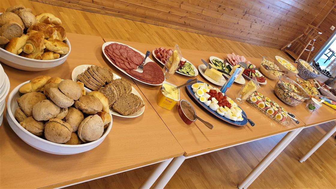 Mye godt på bordet. Foto: Anita Hollingsæter