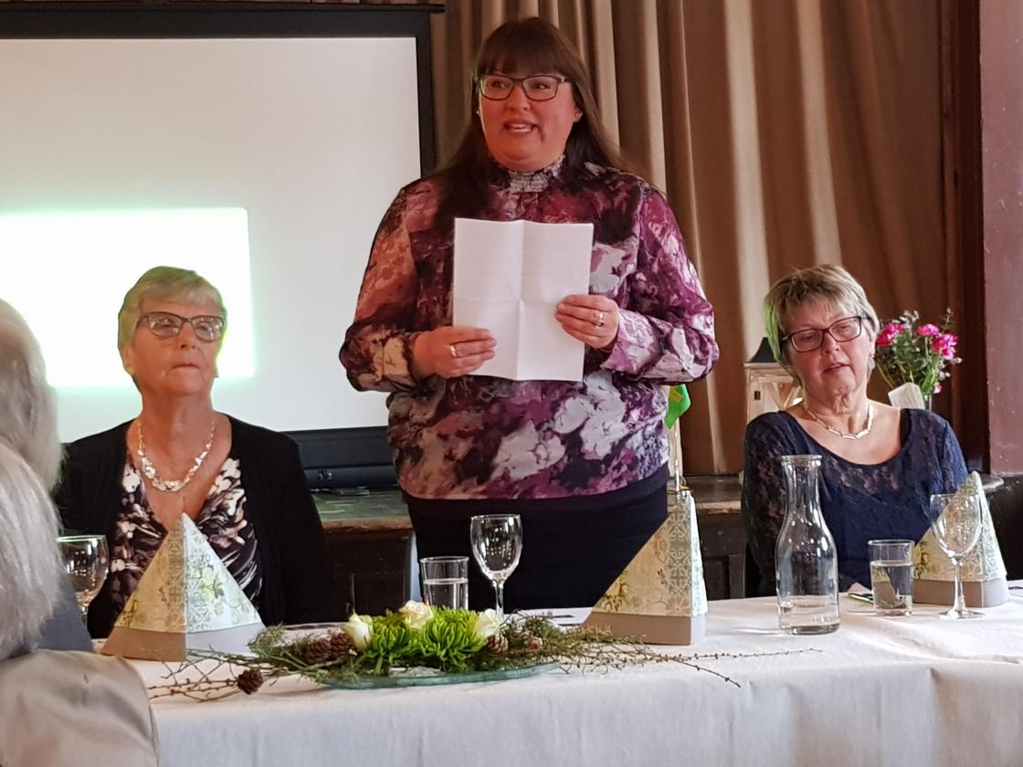 Marit Helgaset fortel lagsoga