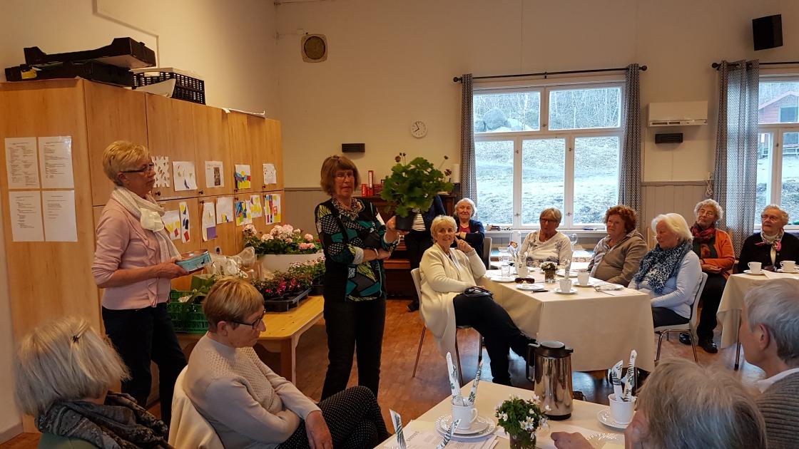 Anne O. Fuller er selvskreven auksjonarius