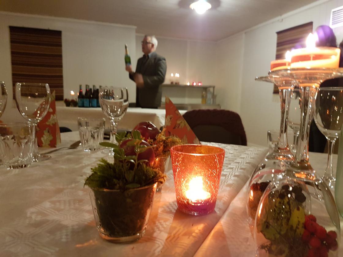 Vert ikkje feil dette...å auka vinkunnskapen i fine omgjevnader  foto: A-M Netteland