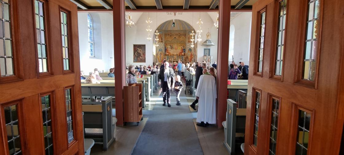 Godt besøk i kirkerommet i dag