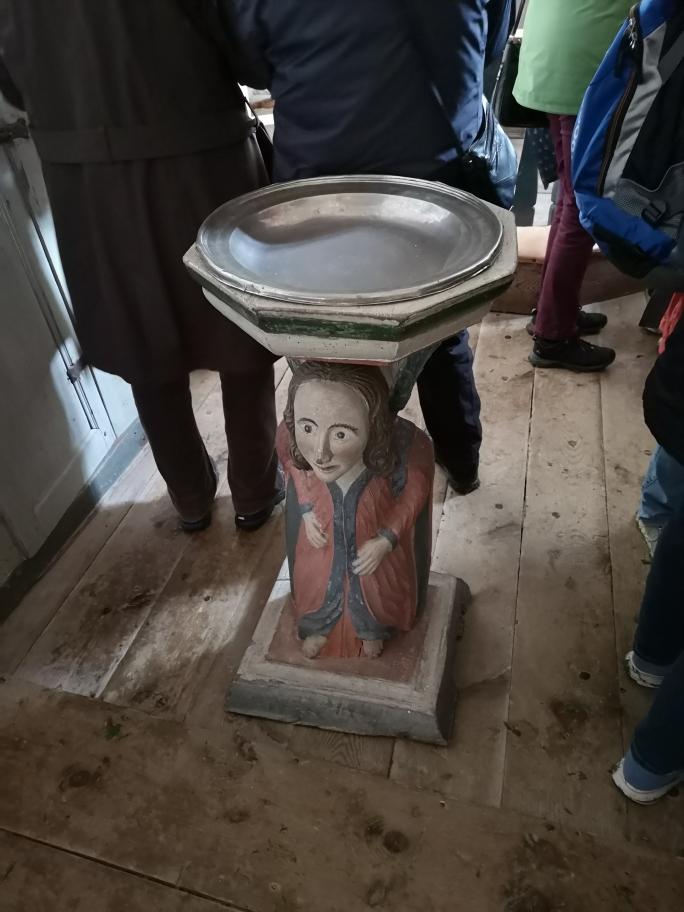 Døpefonten i Moster gamle kyrkje frå 1722 Døpefonten i Moster gamle kyrkje frå 1722