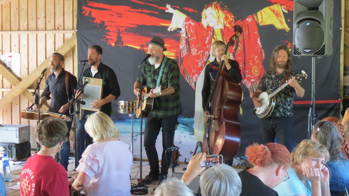 Så fikk vi hvile fra alt arbe' og Ila Auto sørget for at vi istedet trampet takten