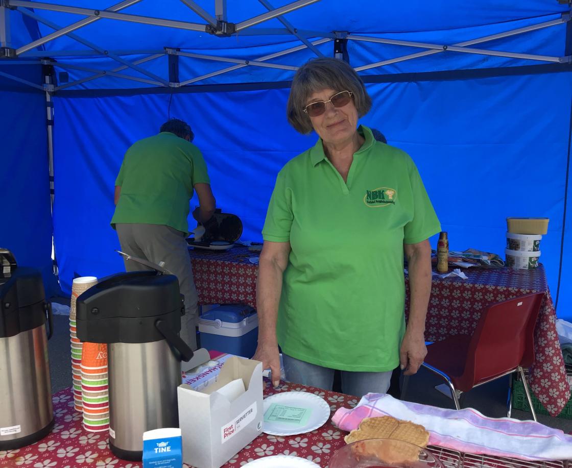 Petra på plass på vaffelvakt.