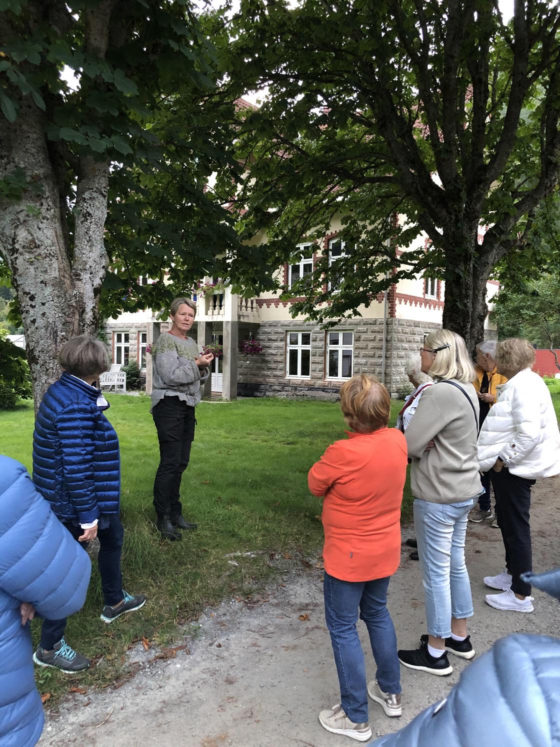 Neste stopp . Storstova på Valldal hos Hegelin Waldal.