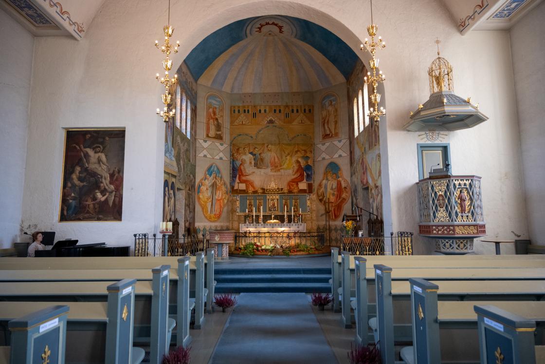 Slagen Kirke pyntet til Høsttakkefest