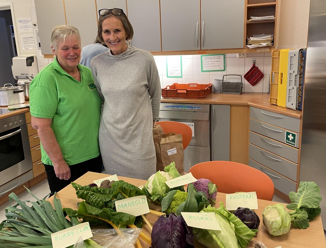 Wenche og Aase kosa seg saman med elevane heile dagen.