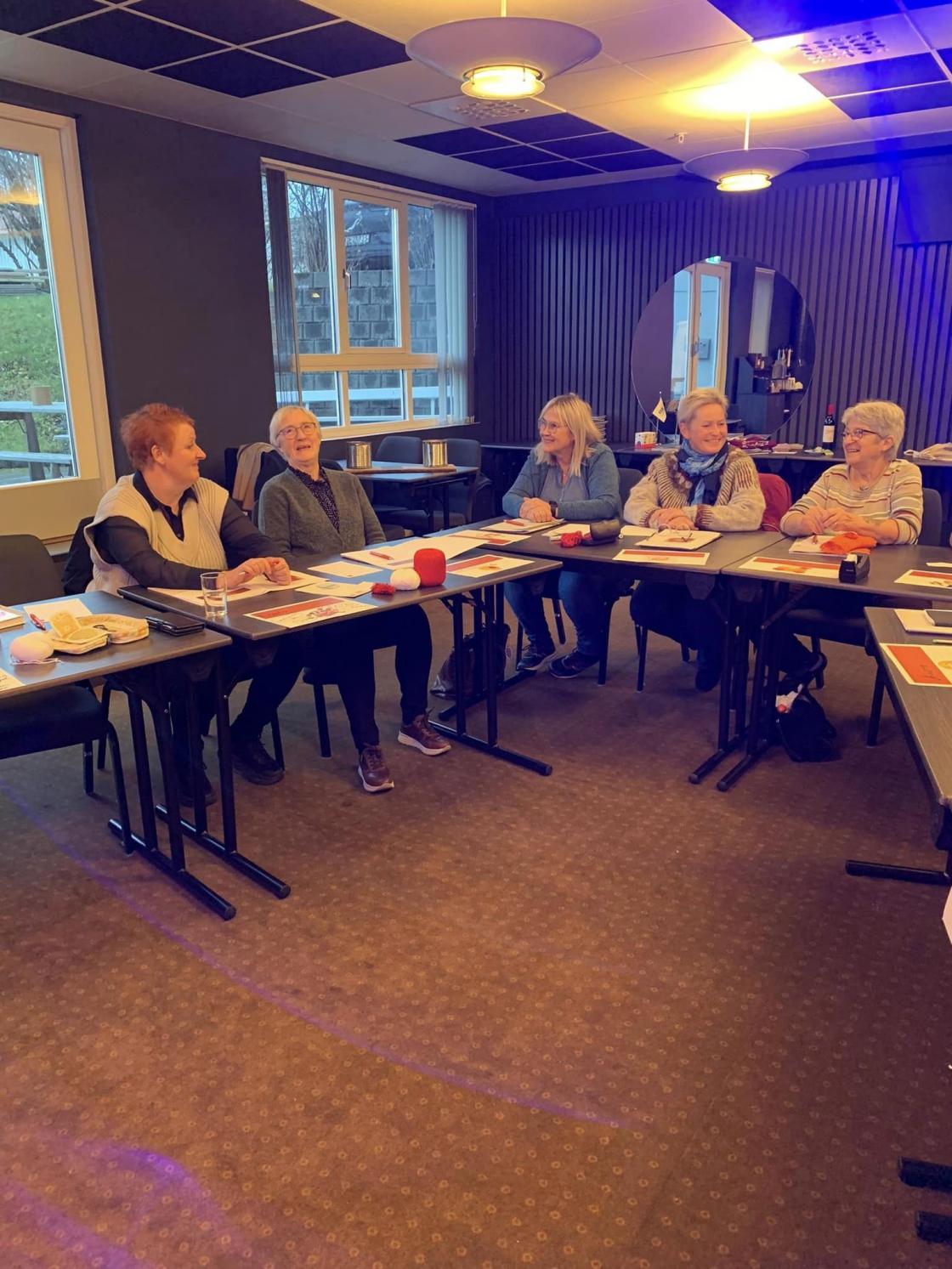 Latter, kunnskap og sammen.