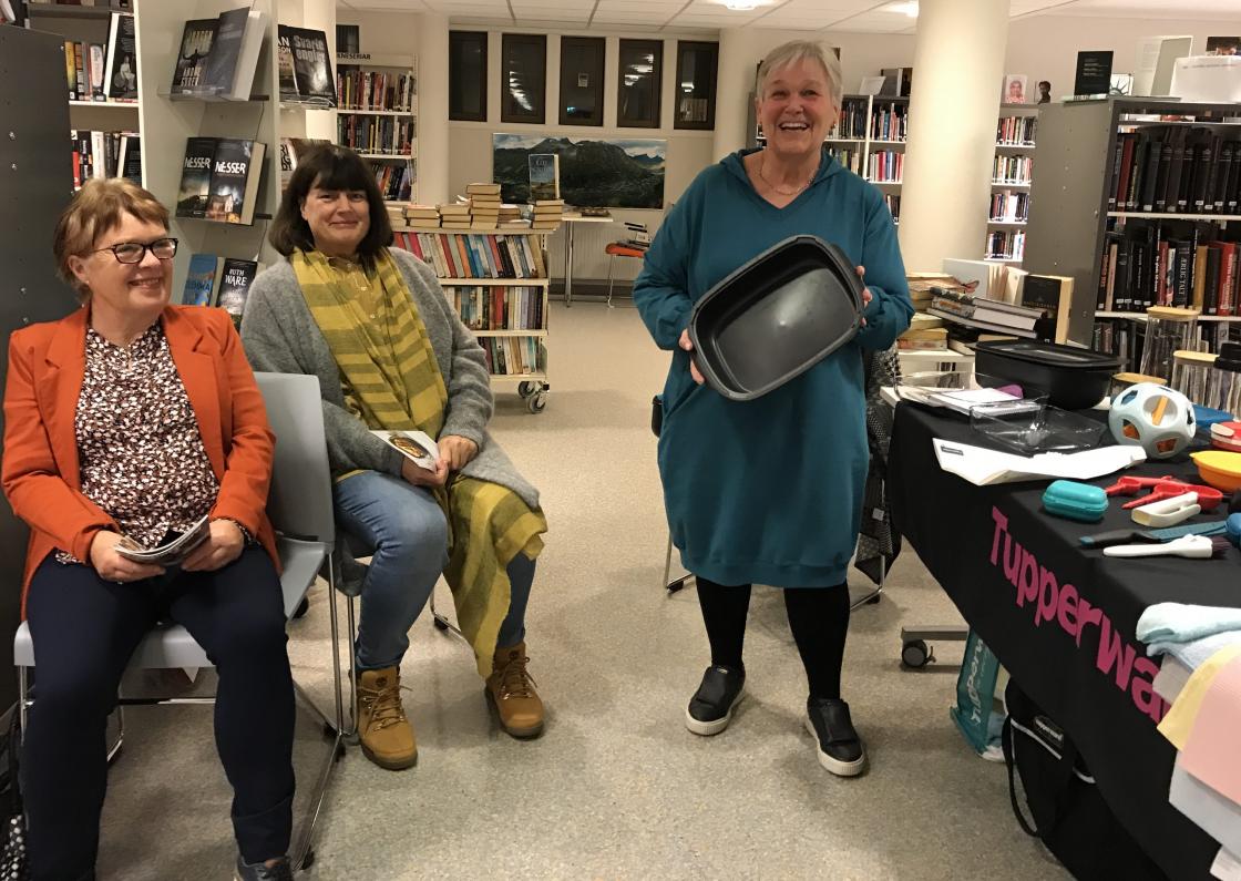 Aase Opskar fortalde om produkt frå Tuppervare.