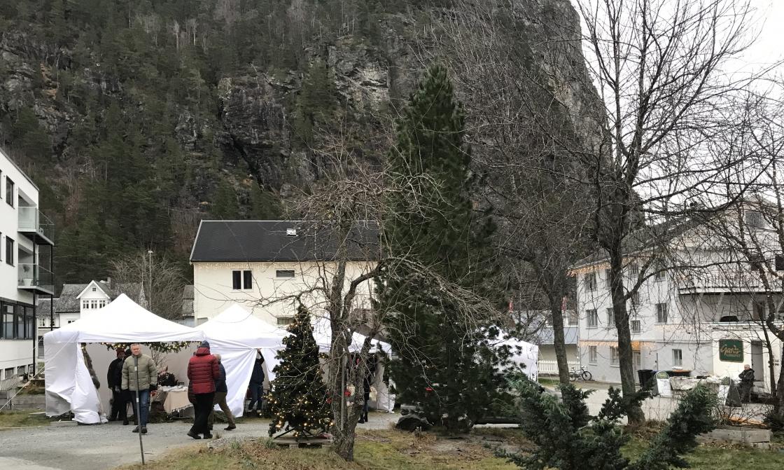 Flott marknadsver på laurdag, vindfullt på søndag.