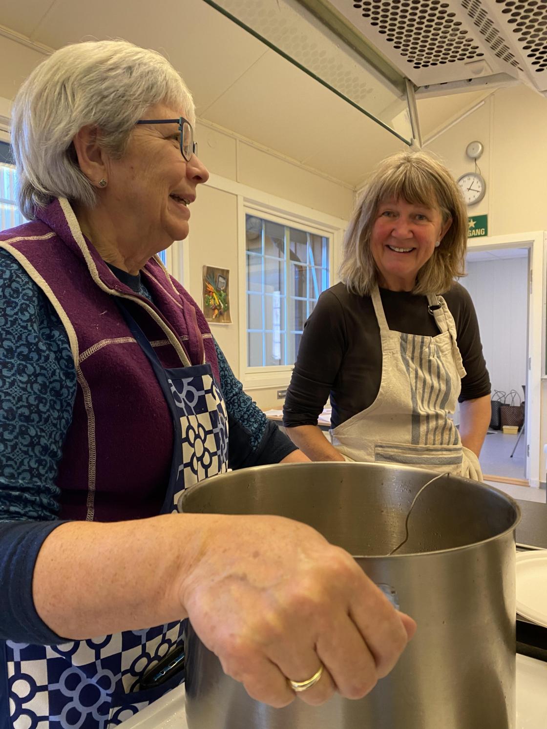 Pølsekjelen passes på