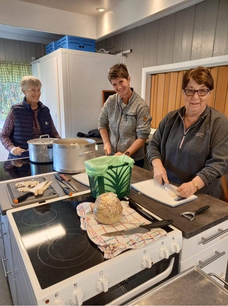Vassås Bygdekvinnelag markerte VÅR DAG på Granly i Vassås. Vassås Bygdekvinnelag markerte VÅR DAG på Granly i Vassås.