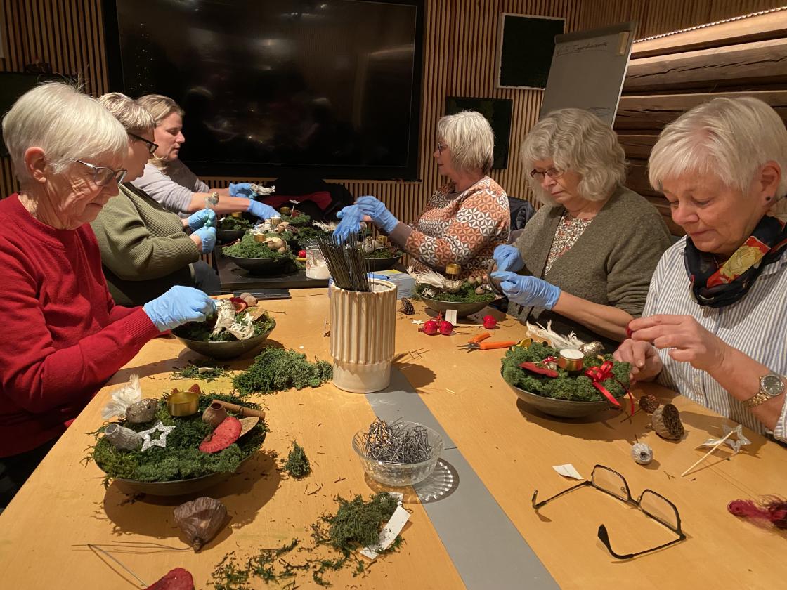 Dekorasjoner blir til