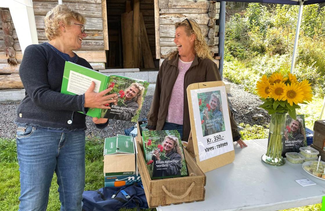 Ellas sanking var på Høstmarkedet vårt i 2022. Her med Trine Steen