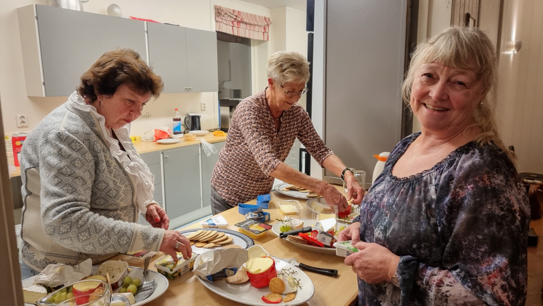 Tid for litt prat og mat, Årsmøte -23