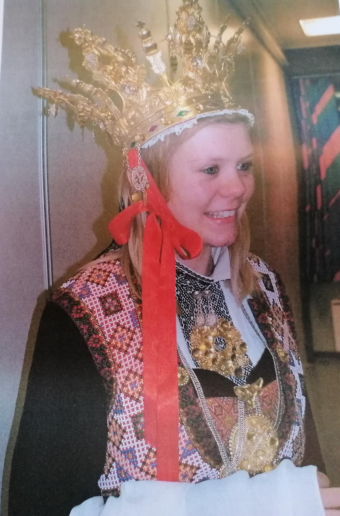 Brurekruna til Odda Bygdekvinnelag og Skare Bygdekvinnelag