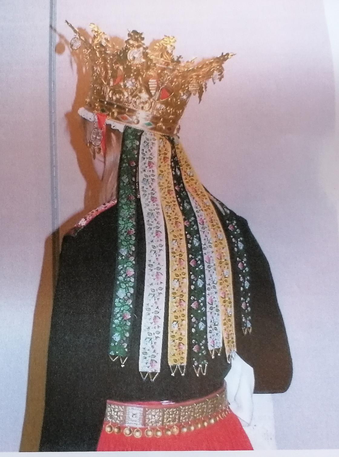 Brurekruna til Odda Bygdekvinnelag og Skare Bygdekvinnelag