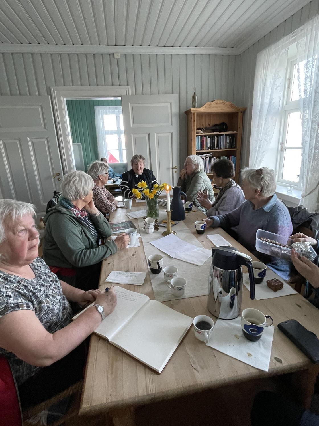 Ettermiddagskaffe. Ettermiddagskaffe.