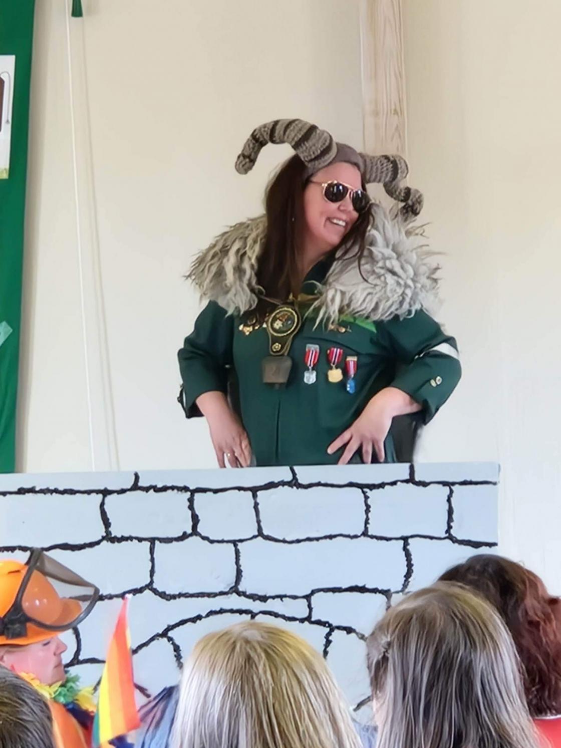 Et lite kreativt innslag av bygdekvinner.