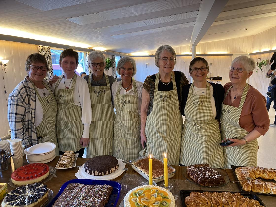 Kakebordet emd bakst fra Ukraina og Norge