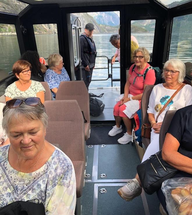 Trygt plassert i båten.