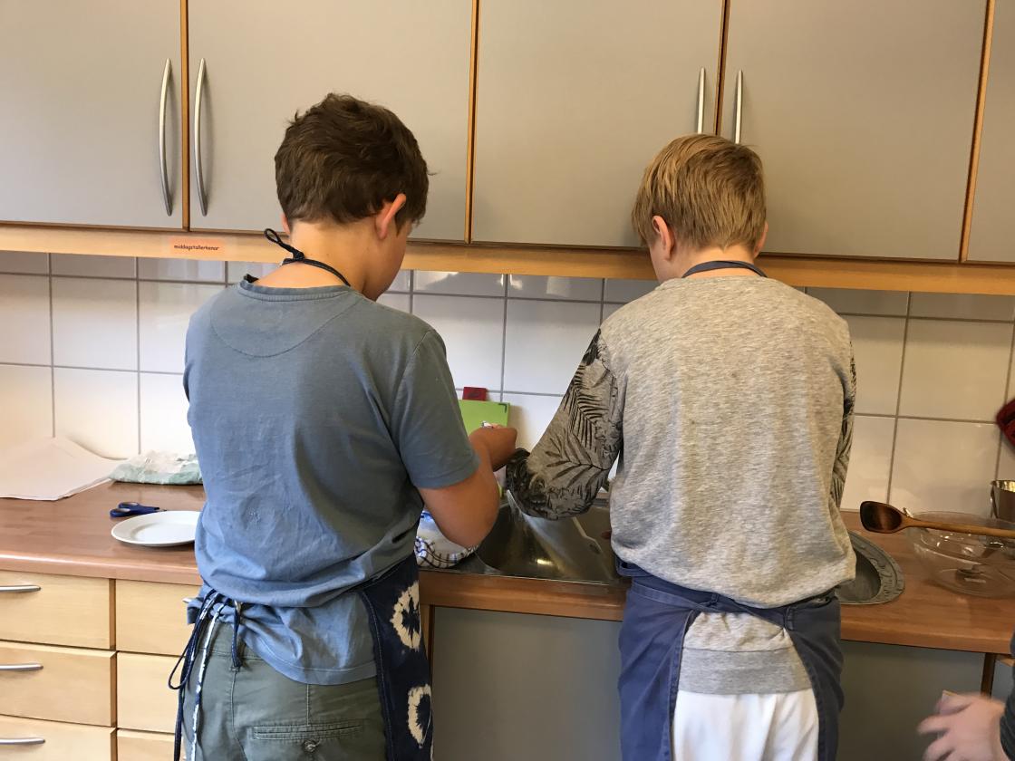 Oppvask var kjekt å gjere i lag.