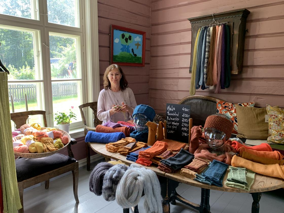 Fruene på Smia ved Inger Kolstad fargela Rambergstua