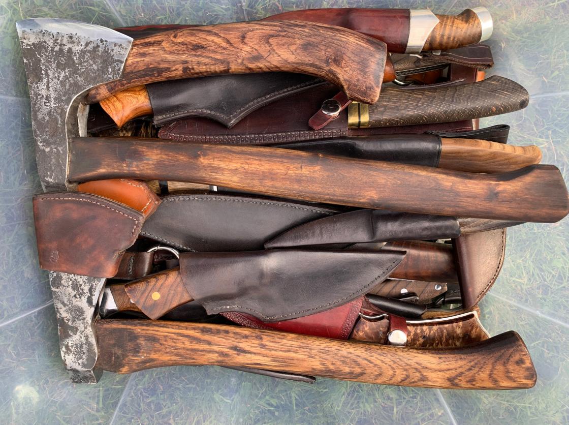 Mens det var noen økser igjen på boden til Tom