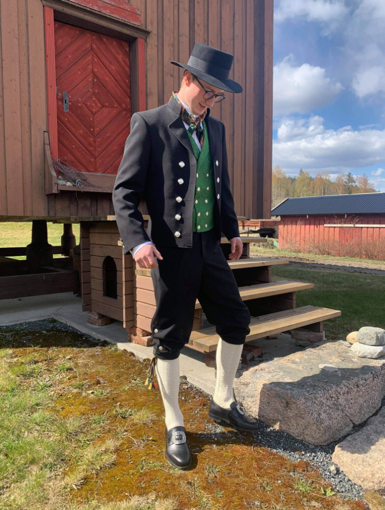 Nedre Buskerud herrebunad