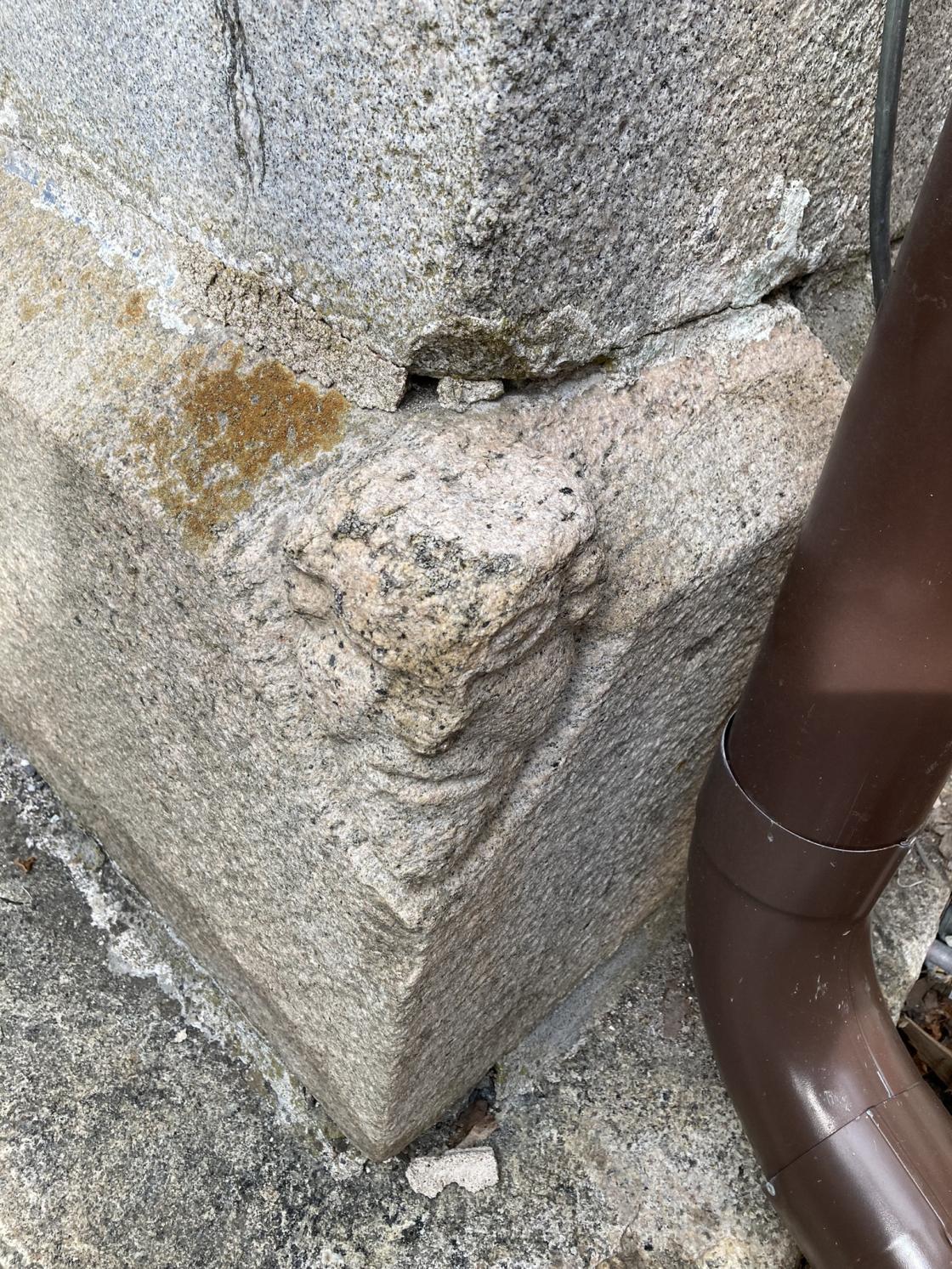 Odins Øye, måtte ha med de gamle gudene i tilfelle den nye guden  ikke virket