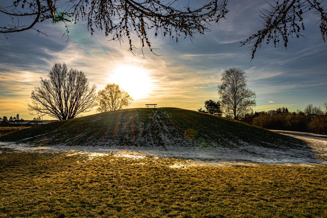 Vintersol over Oseberghaugen