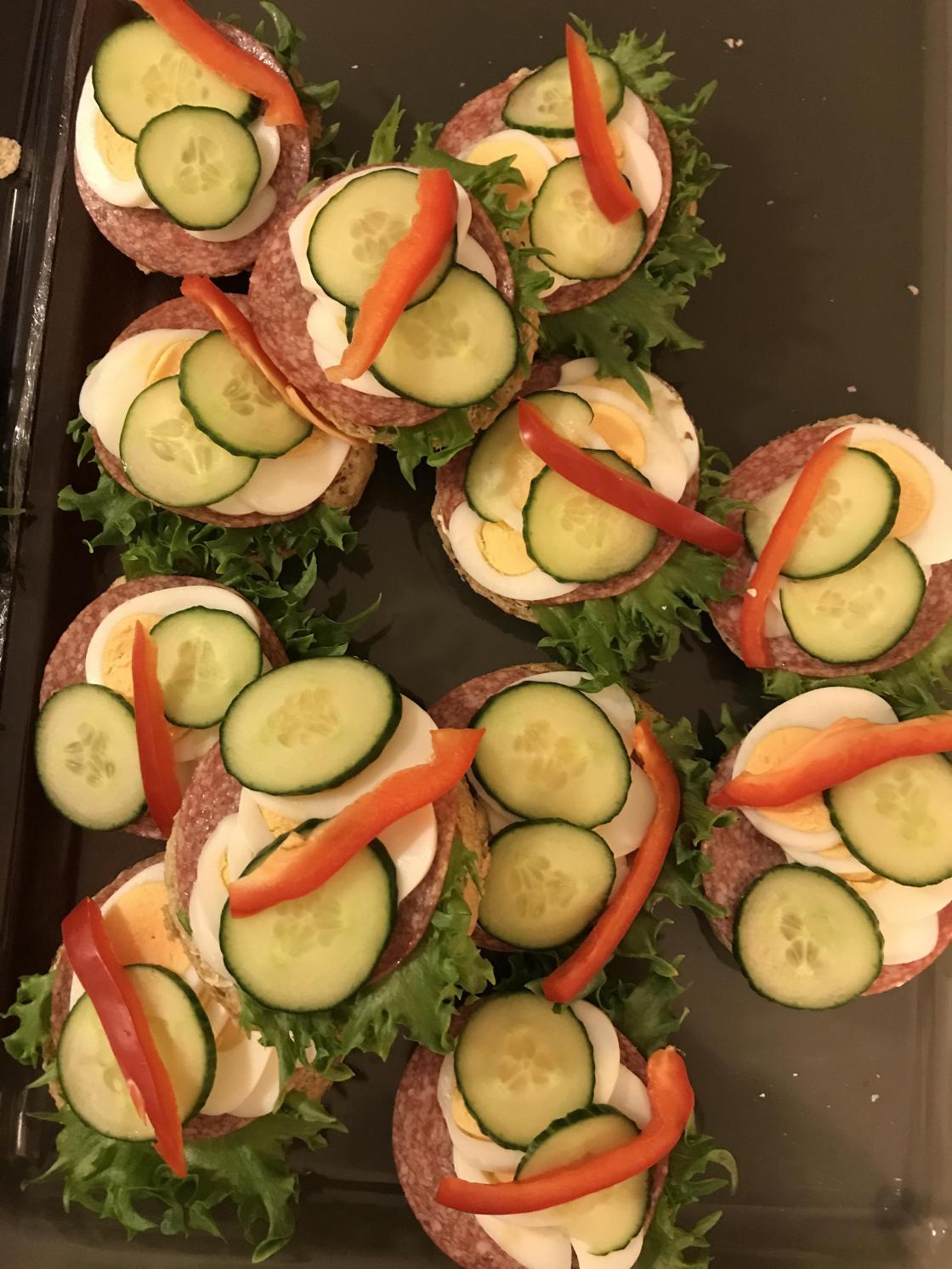 Kveldsmat med gode rundstykker.