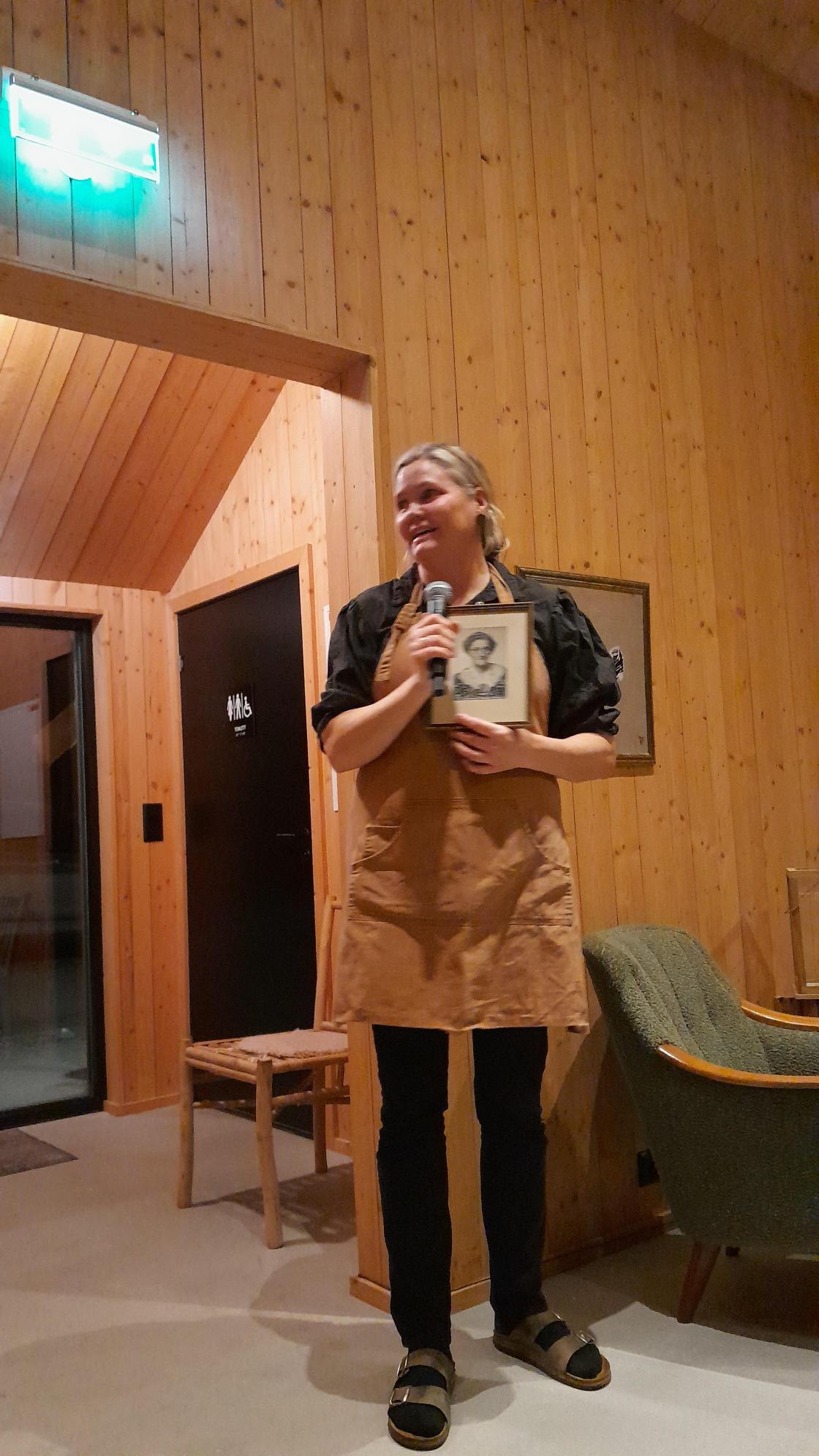 Anne Jorunn fortale om livet på Helgøy